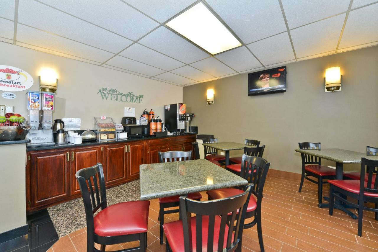 | Super 8 by Wyndham Bridgeview/Chicago Area