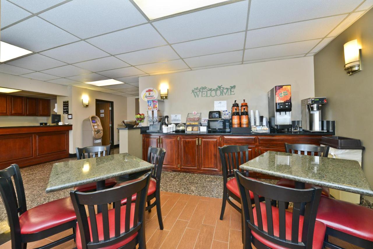  | Super 8 by Wyndham Bridgeview/Chicago Area