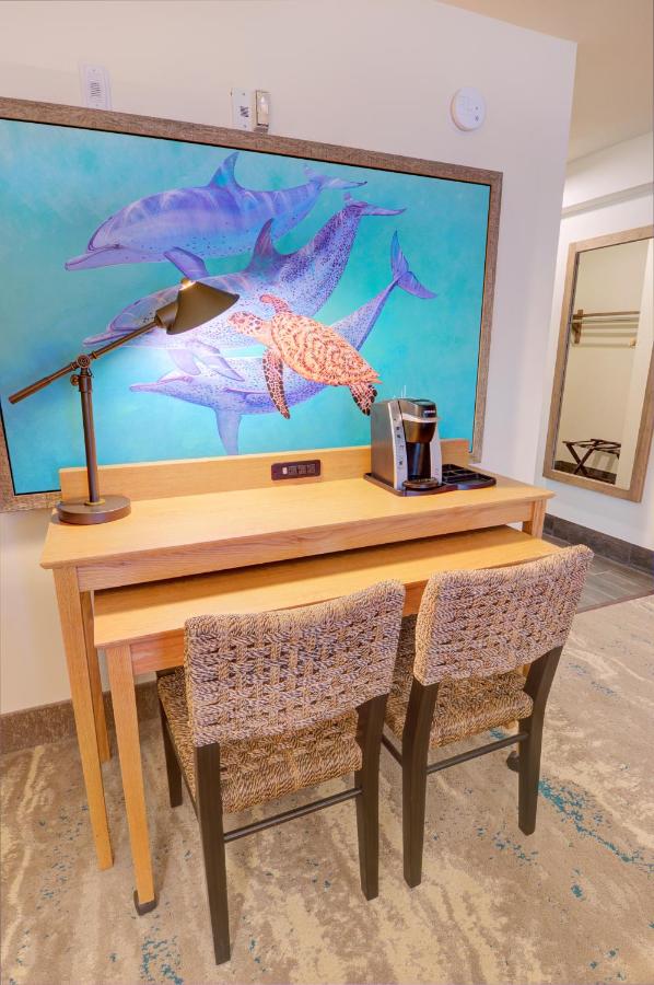 Traditional King Room at Guy Harvey Resort on St Augustine Beach