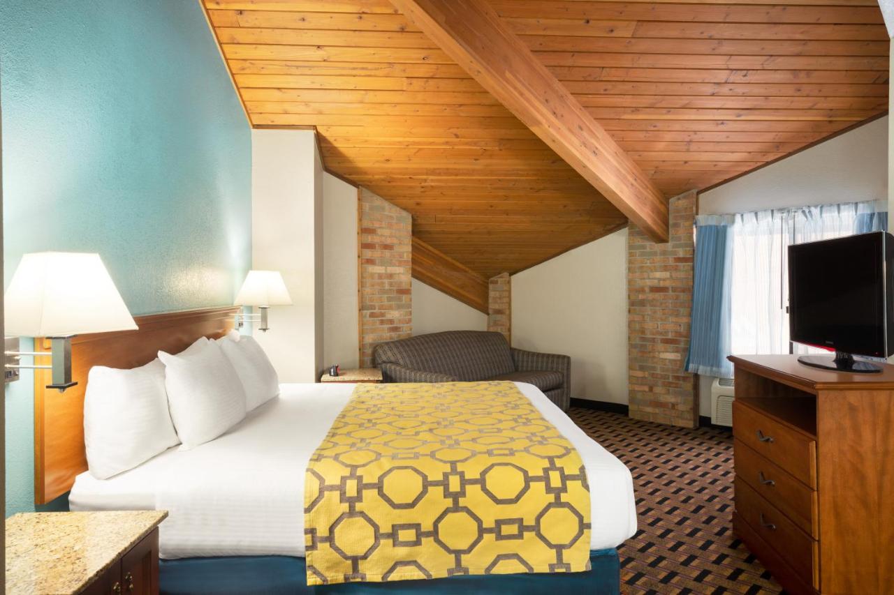| Baymont by Wyndham Warrenton