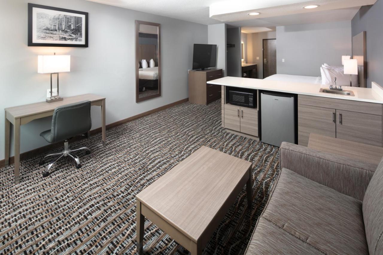 King Suite at Hotel 28 Boise Airport, an Ascend Collection Hotel