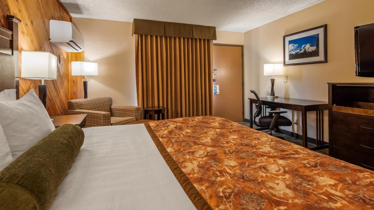 King Room with Mountain View - Non-Smoking at Best Western Plus Tree House