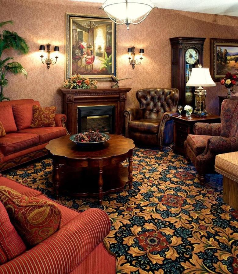  | Grand Gateway Hotel