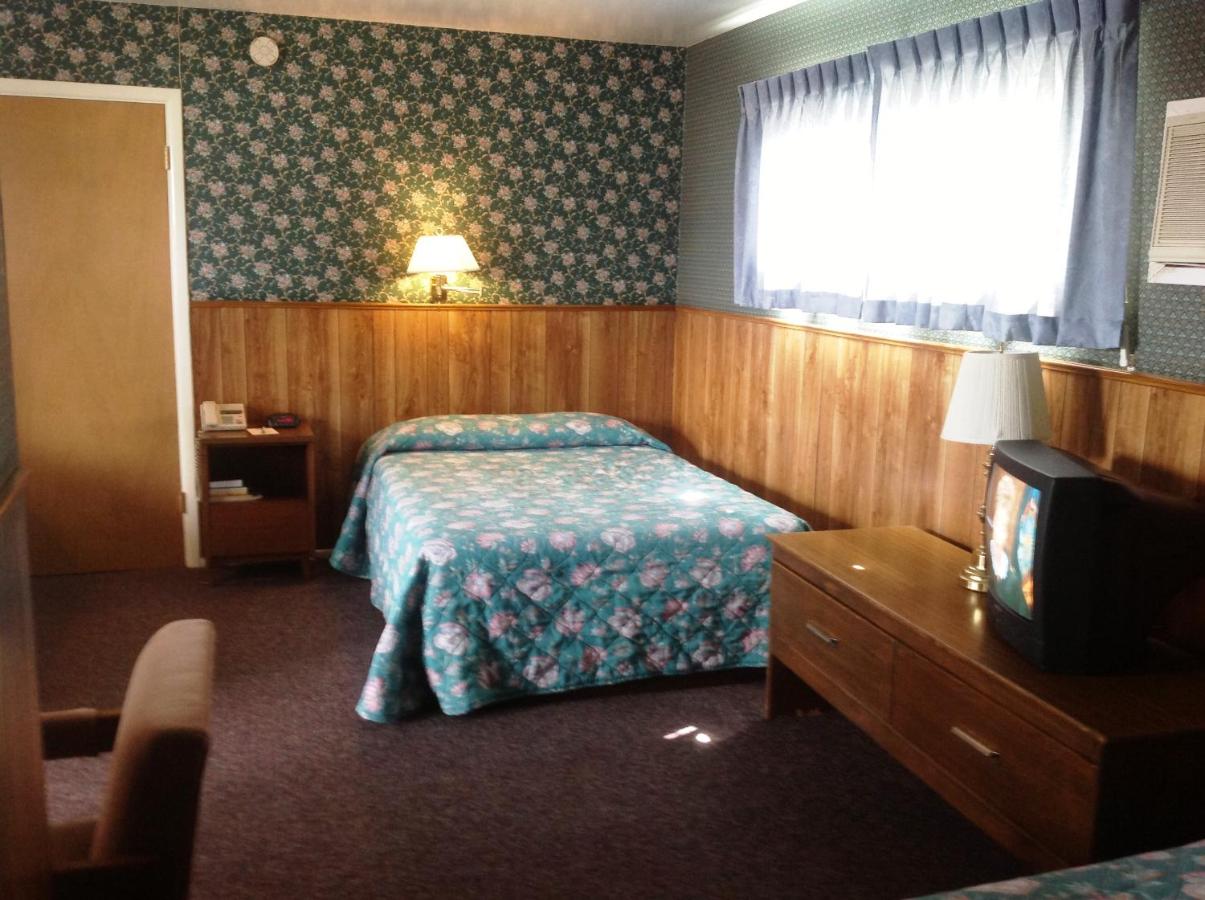 | Bridgeport Inn