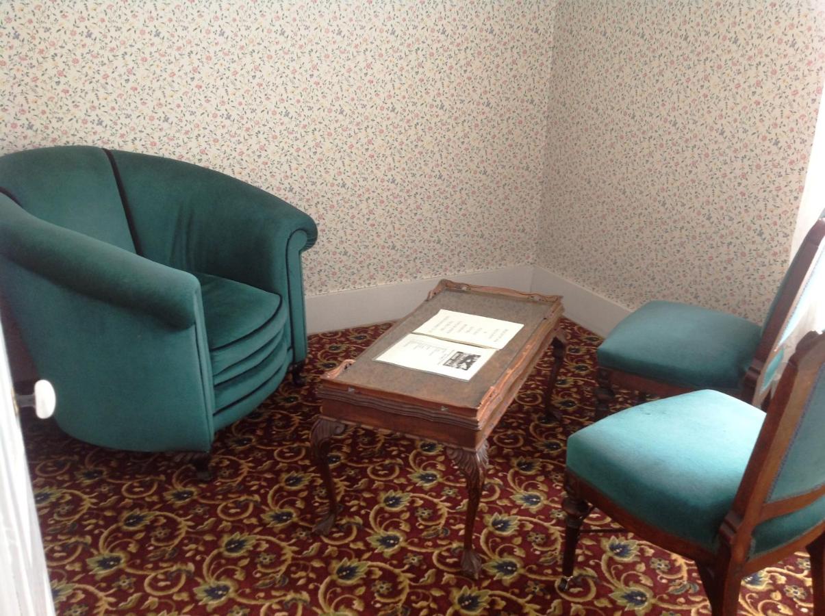 | Bridgeport Inn