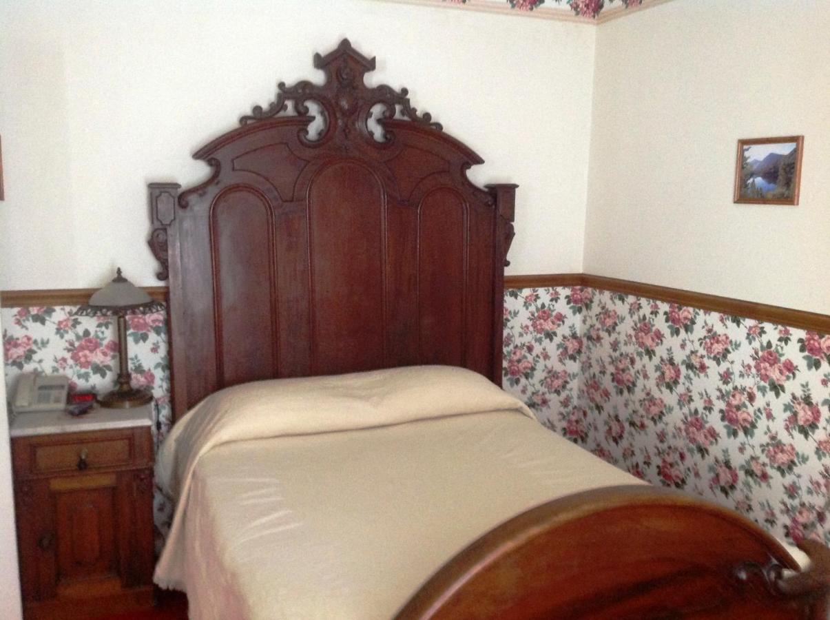 | Bridgeport Inn