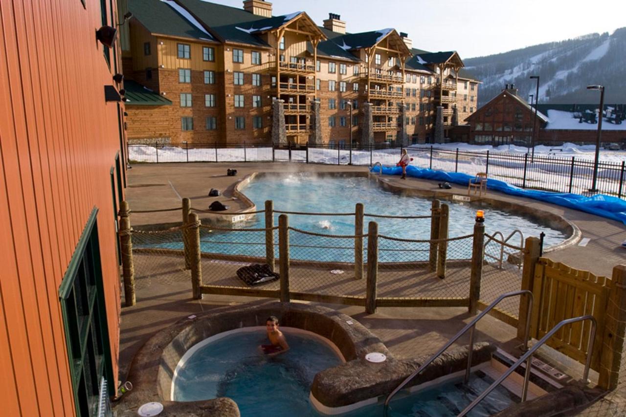 | Hope Lake Lodge & Indoor Waterpark