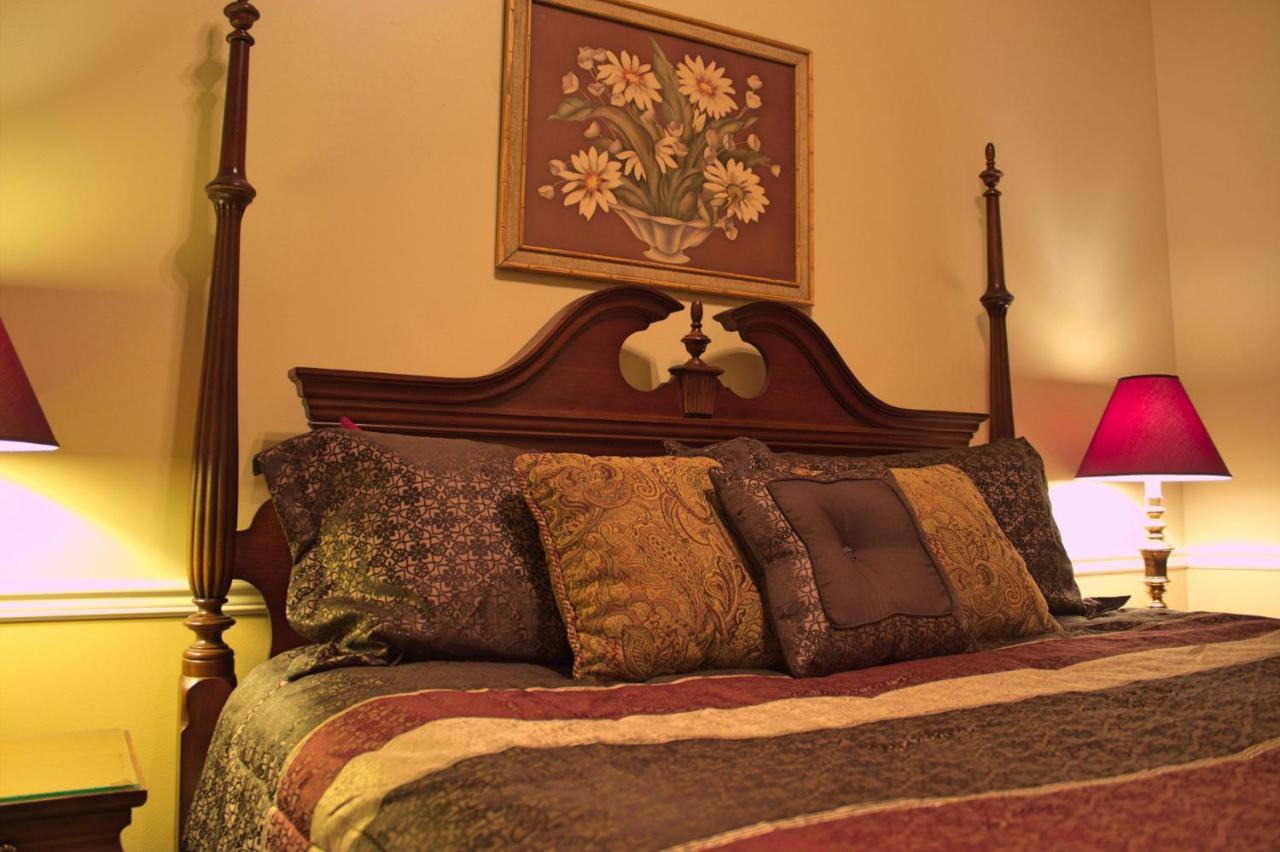 | Black Bear Manor