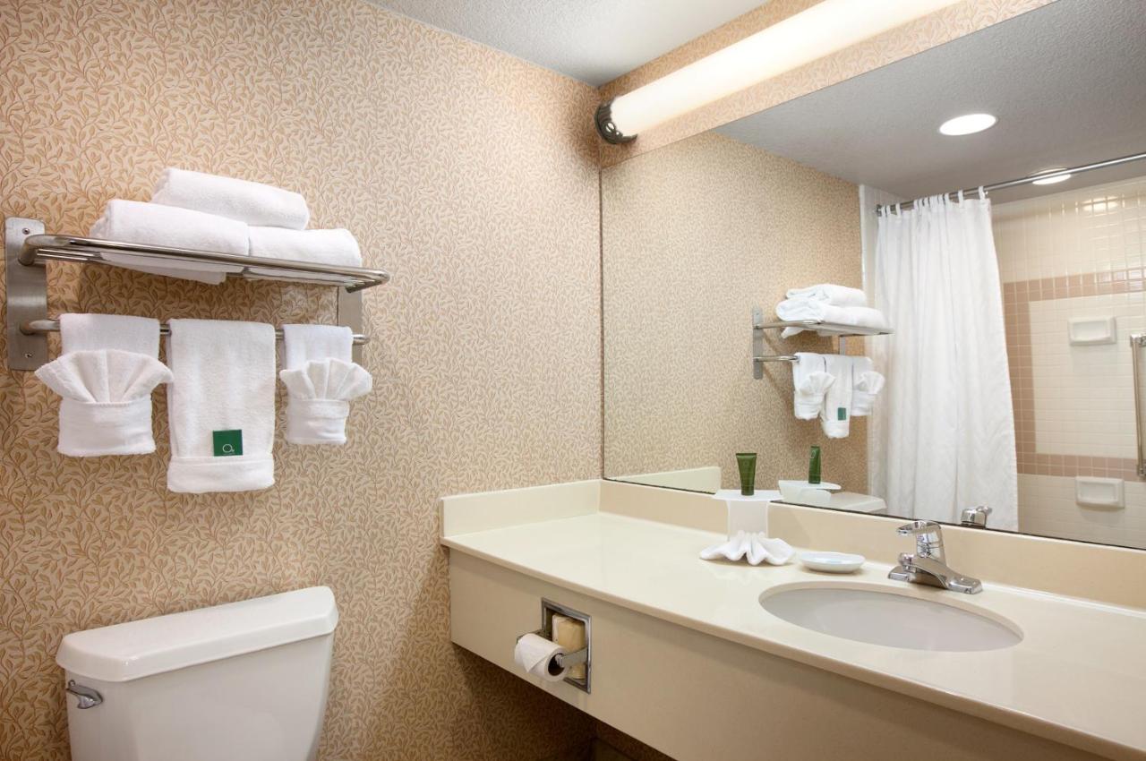 King Room - Disability Access at Capitol Plaza Hotel Jefferson City
