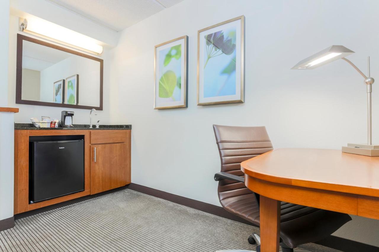 Guestroom 2 Doubles at Hyatt Place Fort Worth/Hurst