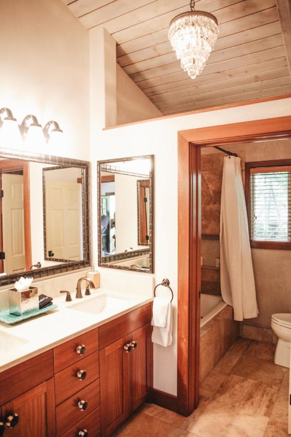 | Paia Inn