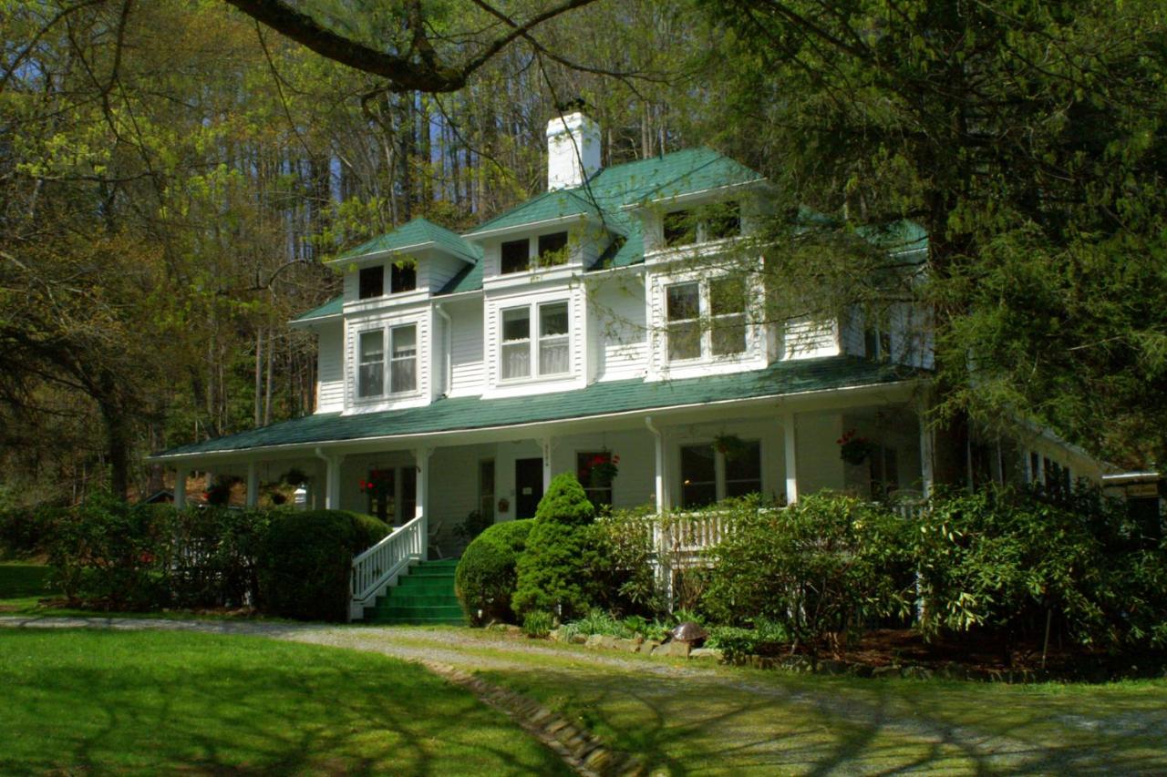 | Taylor House Inn