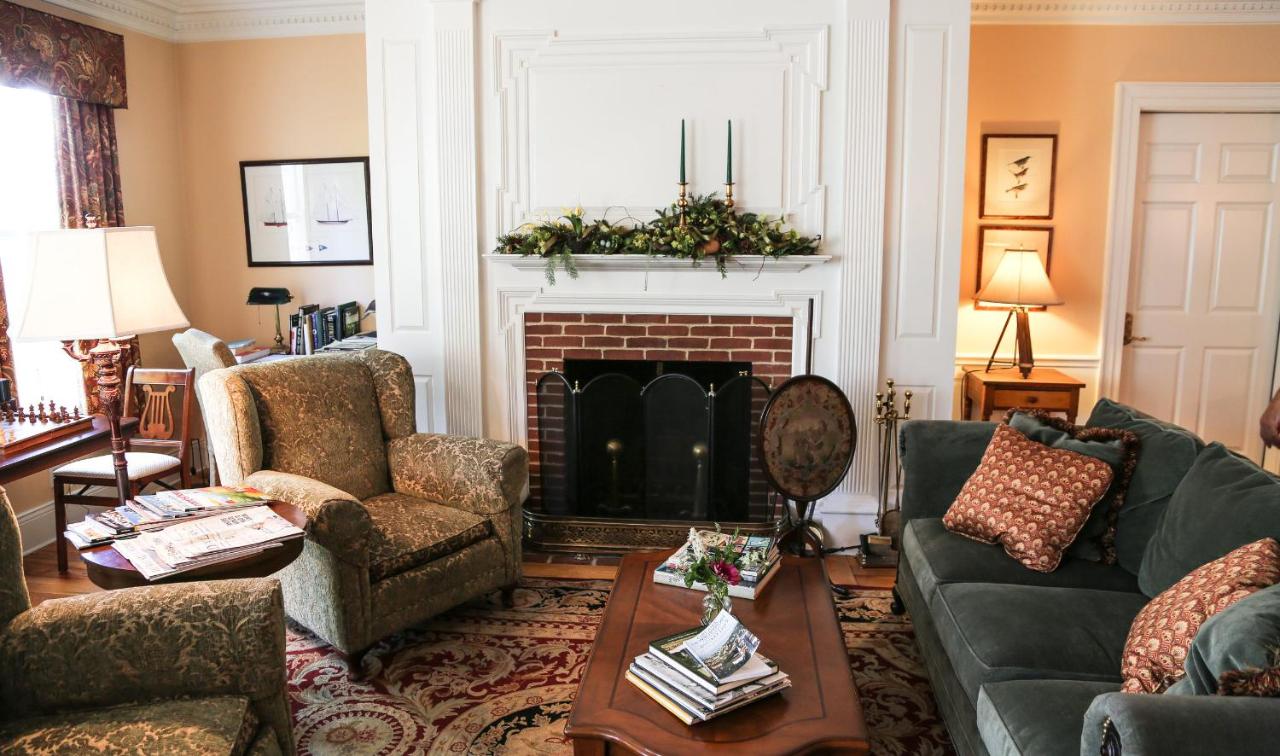 | Compass Rose Inn