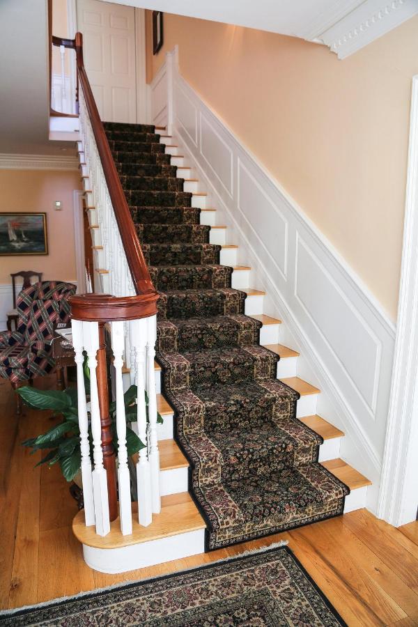 | Compass Rose Inn
