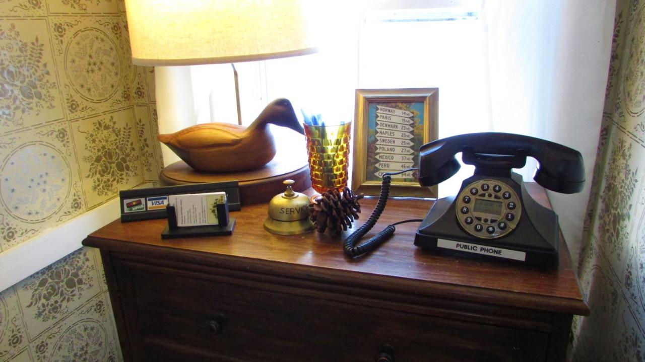 | Center Lovell Inn