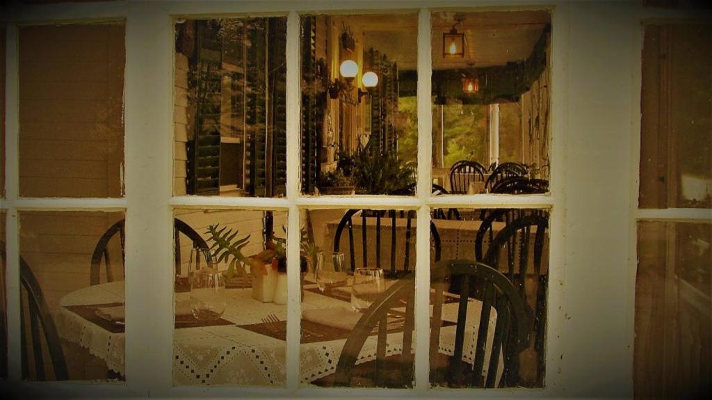 | Center Lovell Inn