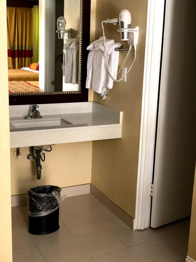 | Imperial Inn Oakland