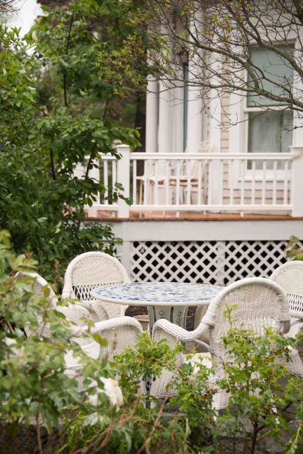 | Mira Monte Inn & Suites