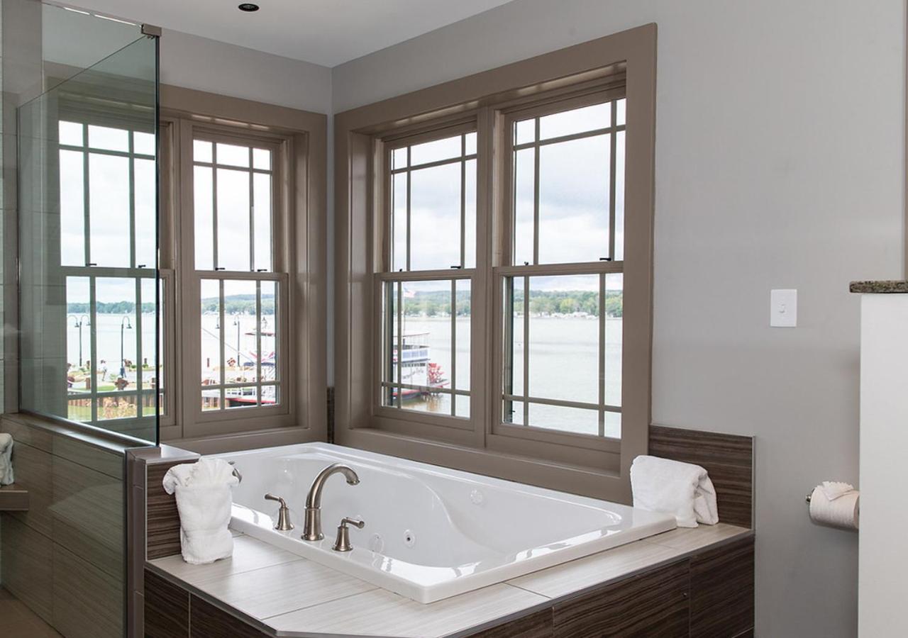 | Chautauqua Harbor Hotel - Jamestown