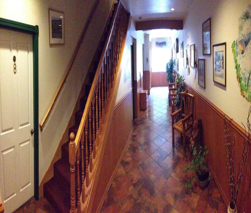 | Strawberry Inn
