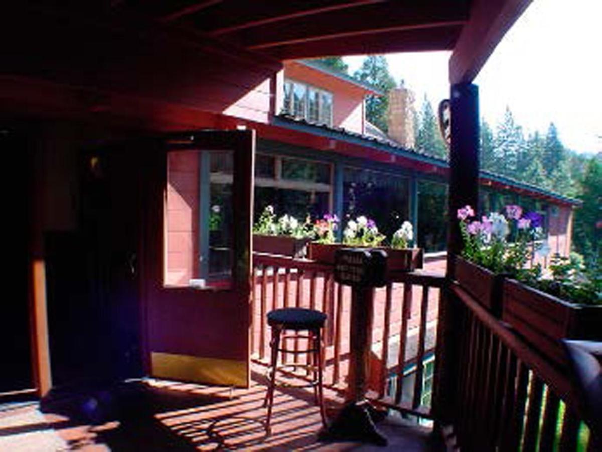 | Strawberry Inn