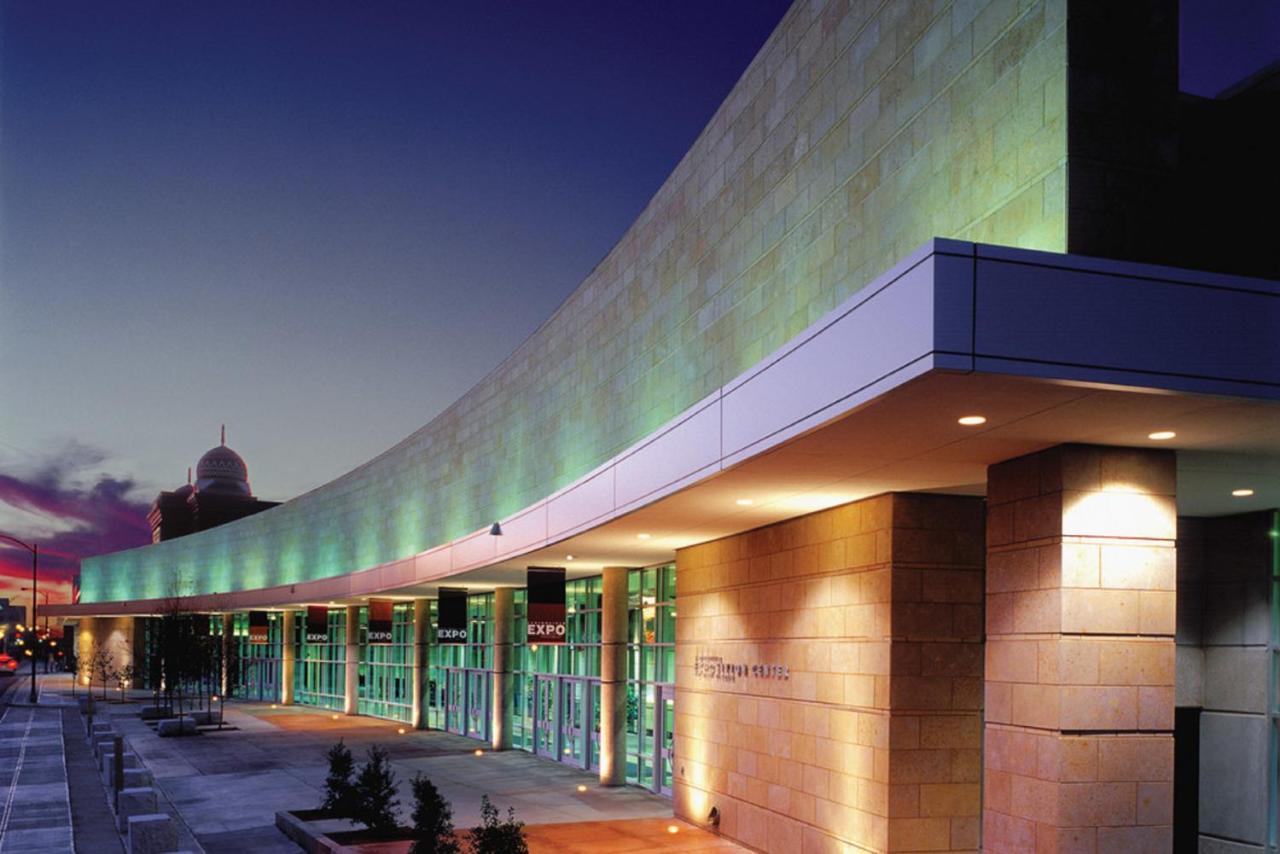 | University Plaza Hotel