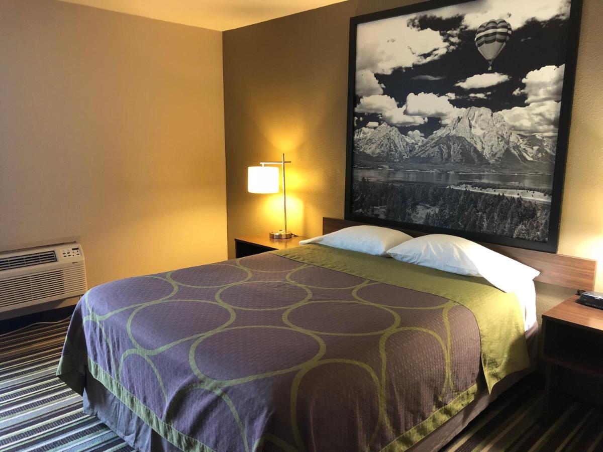 | Super 8 by Wyndham Pocatello