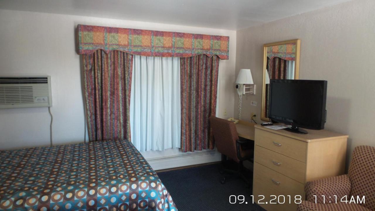 | Rivers EDGE MOTEL