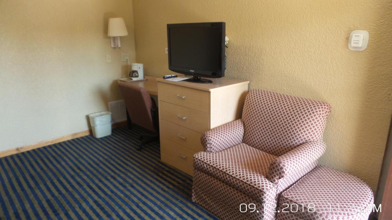 | Rivers EDGE MOTEL