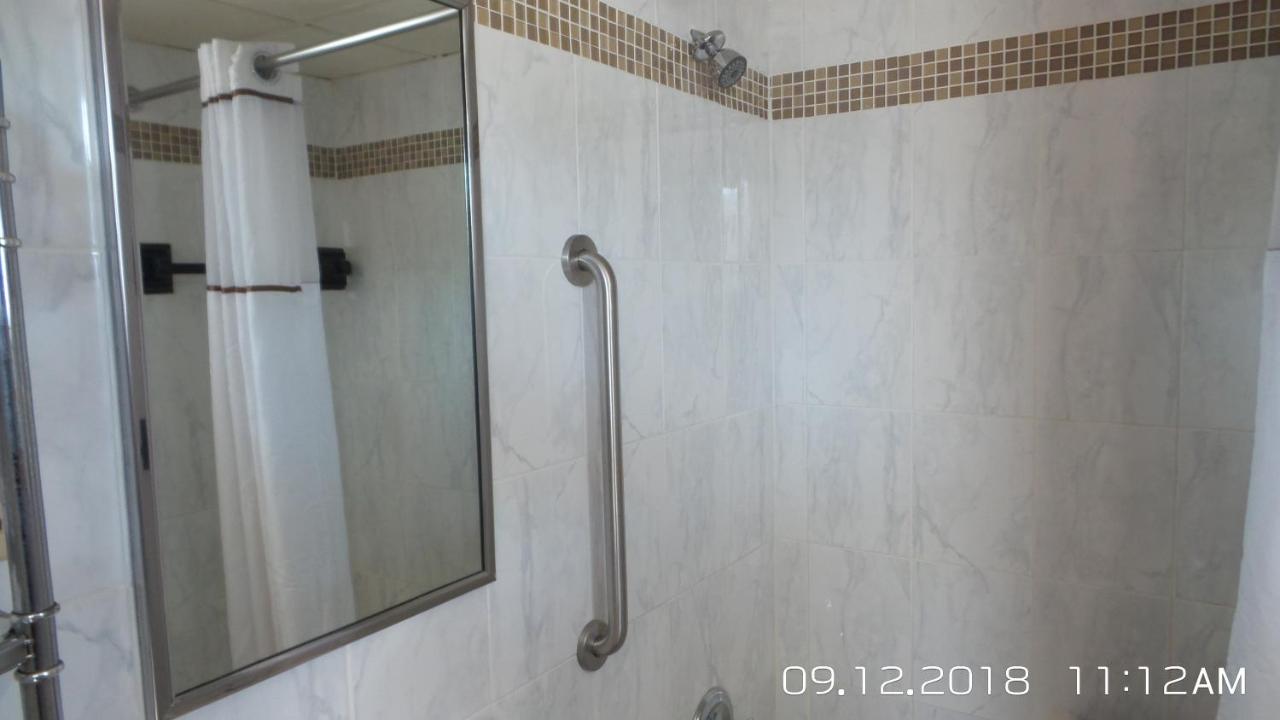 | Rivers EDGE MOTEL