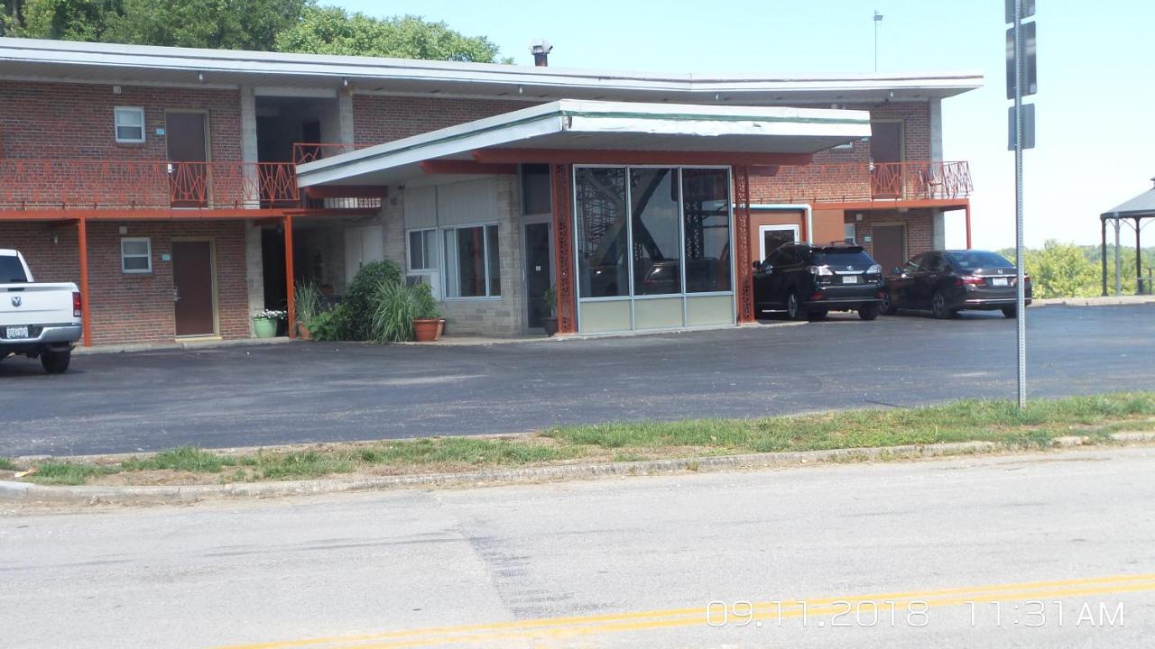 | Rivers EDGE MOTEL