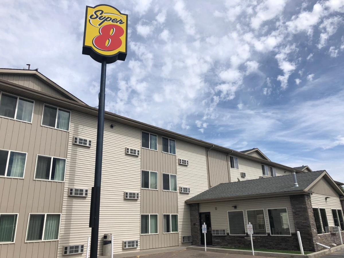 | Super 8 by Wyndham Pocatello