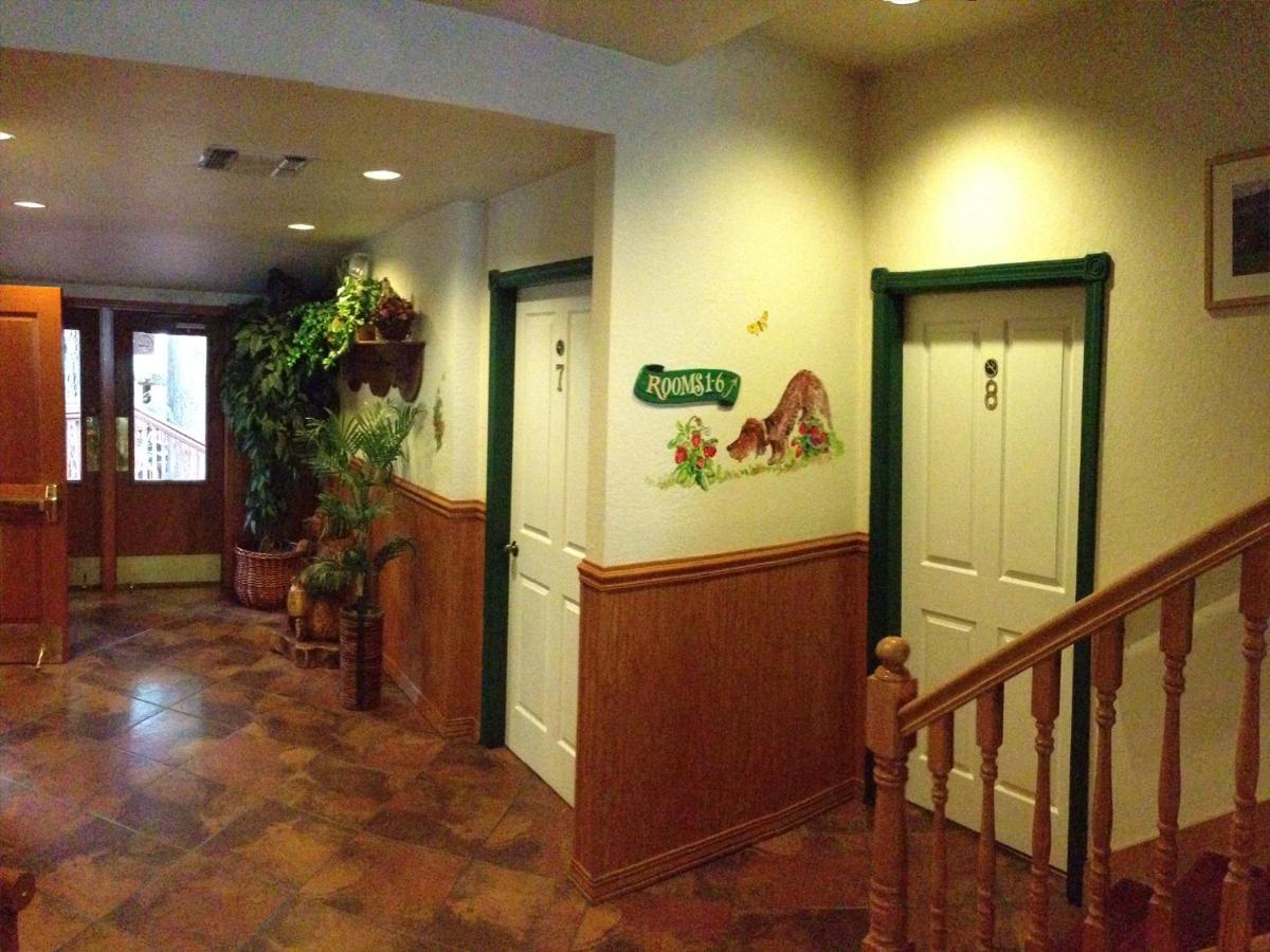 | Strawberry Inn