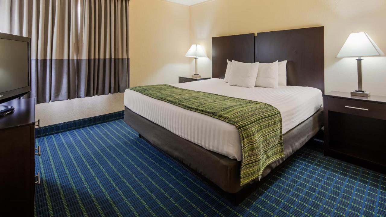  | Best Western Parkside Inn