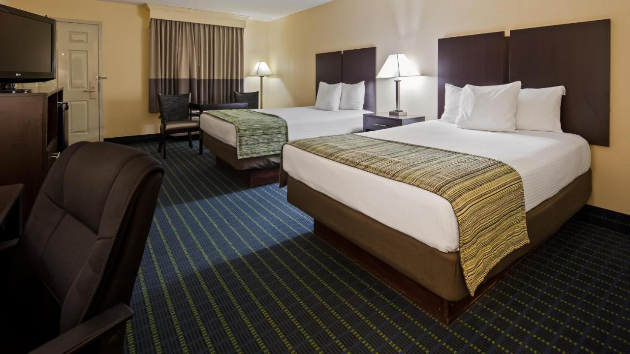  | Best Western Parkside Inn