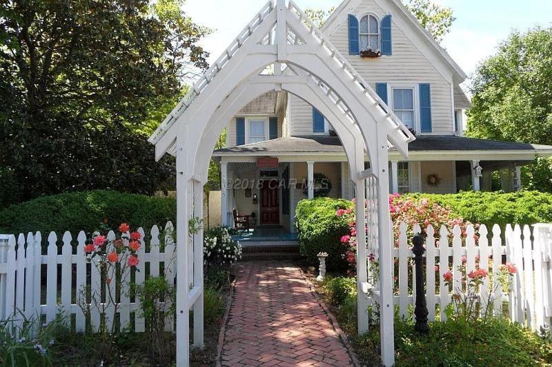 | Princess Anne Book Lovers Inn