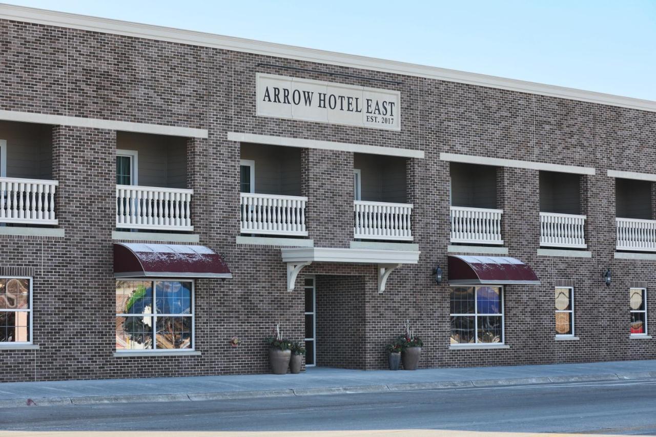 | Arrow Hotel