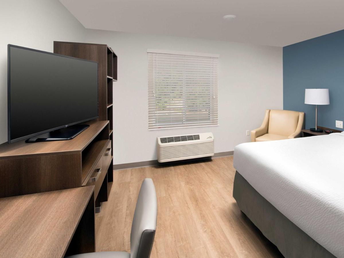 Standard Queen Room - Non-Smoking at WoodSpring Suites Fargo North Near NDSU