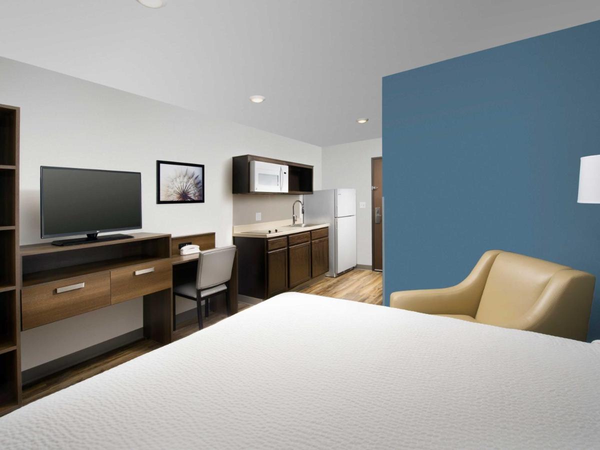 Standard Queen Room - Non-Smoking at WoodSpring Suites Fargo North Near NDSU