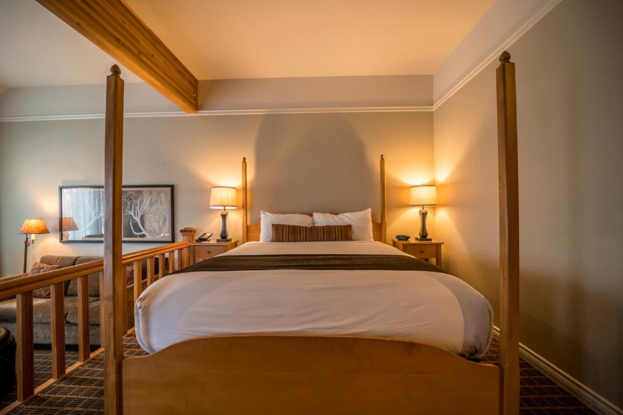 King Suite without River View - Ground Floor at Pine Ridge Inn