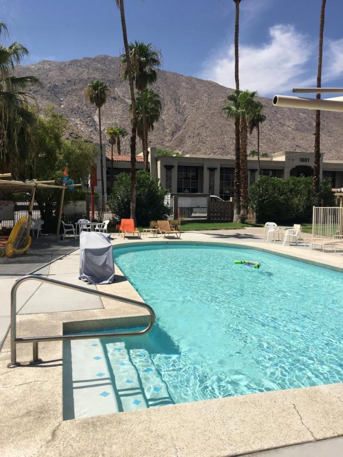 | Aloha Hotel Palm Springs