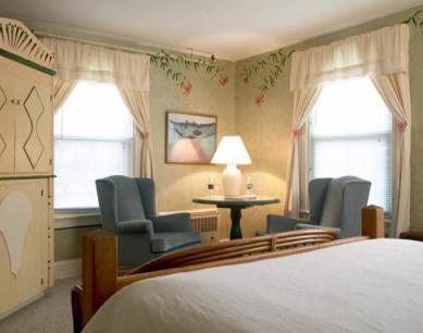 Standard Queen Room at Admiral Fitzroy Inn