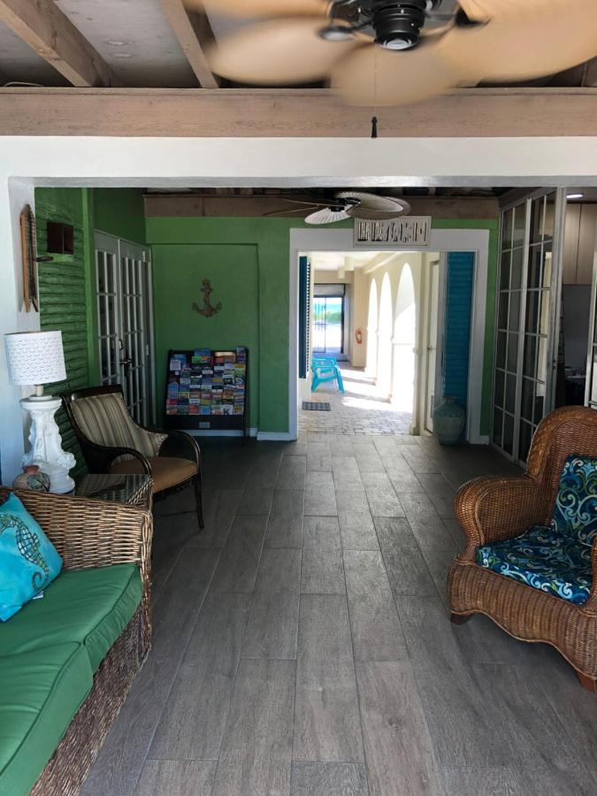  | Courtyard Villa Hotel