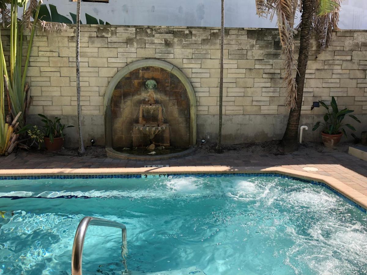  | Courtyard Villa Hotel