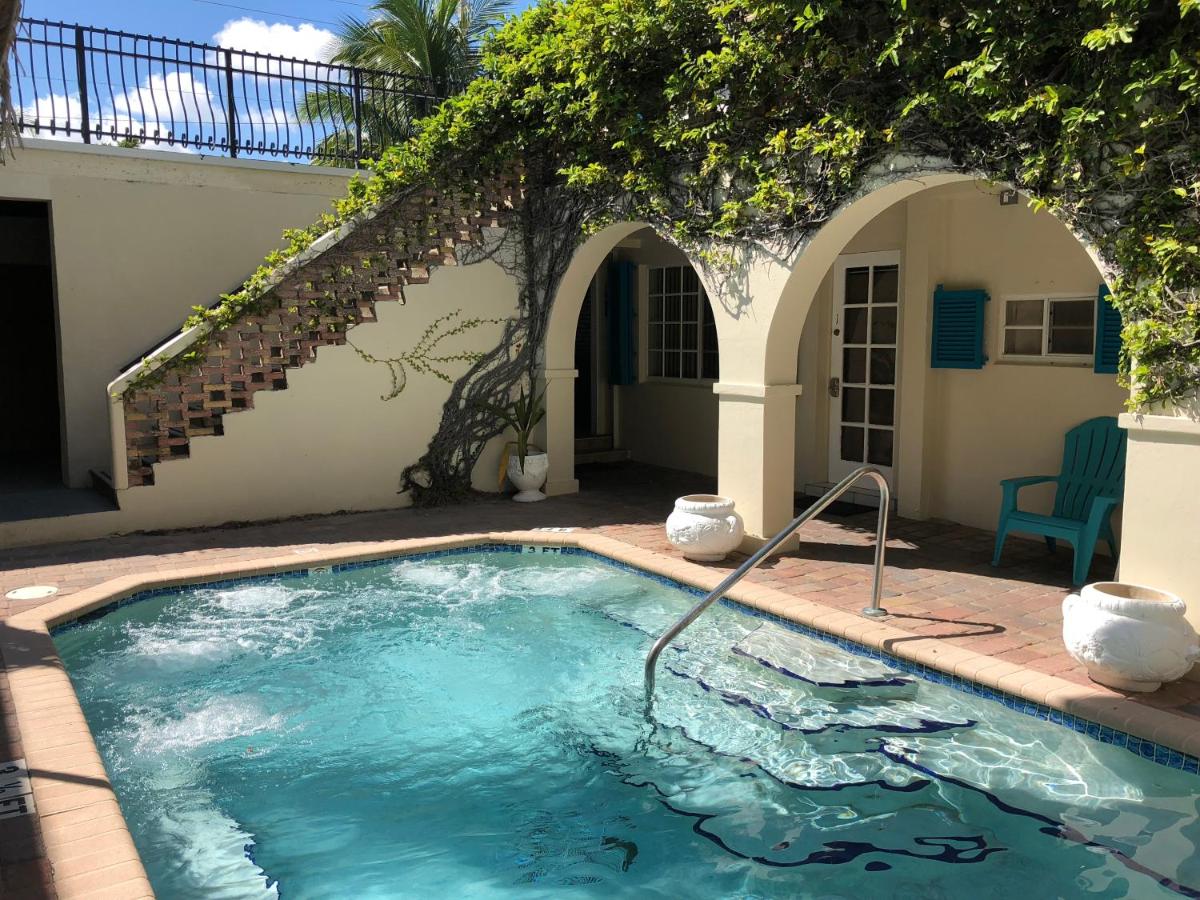 | Courtyard Villa Hotel