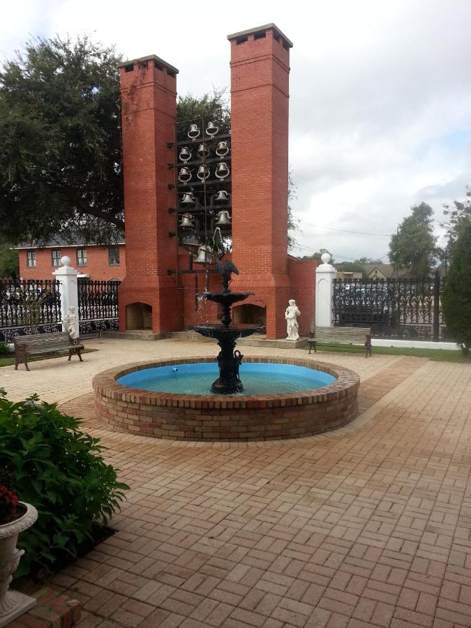 | The Hotel Magnolia