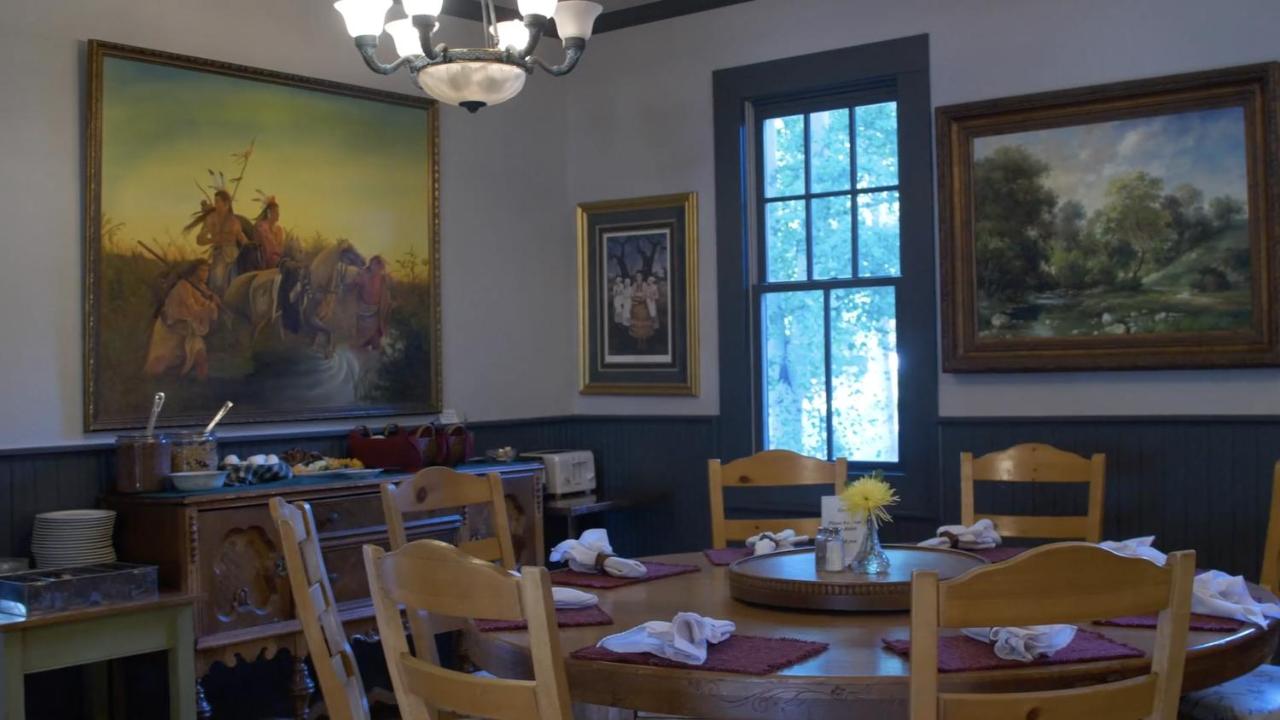 | Elk Mountain Lodge