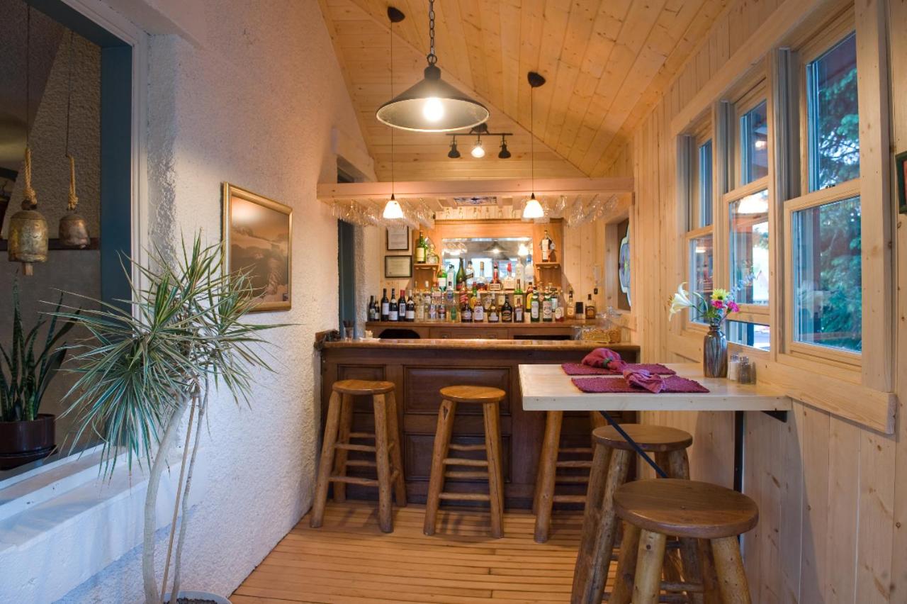 | Elk Mountain Lodge