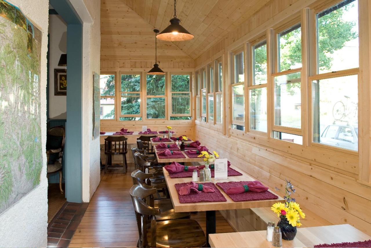 | Elk Mountain Lodge