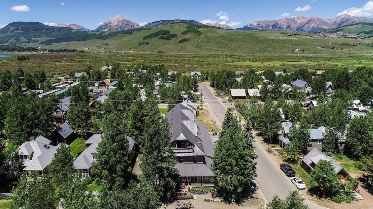 | Elk Mountain Lodge